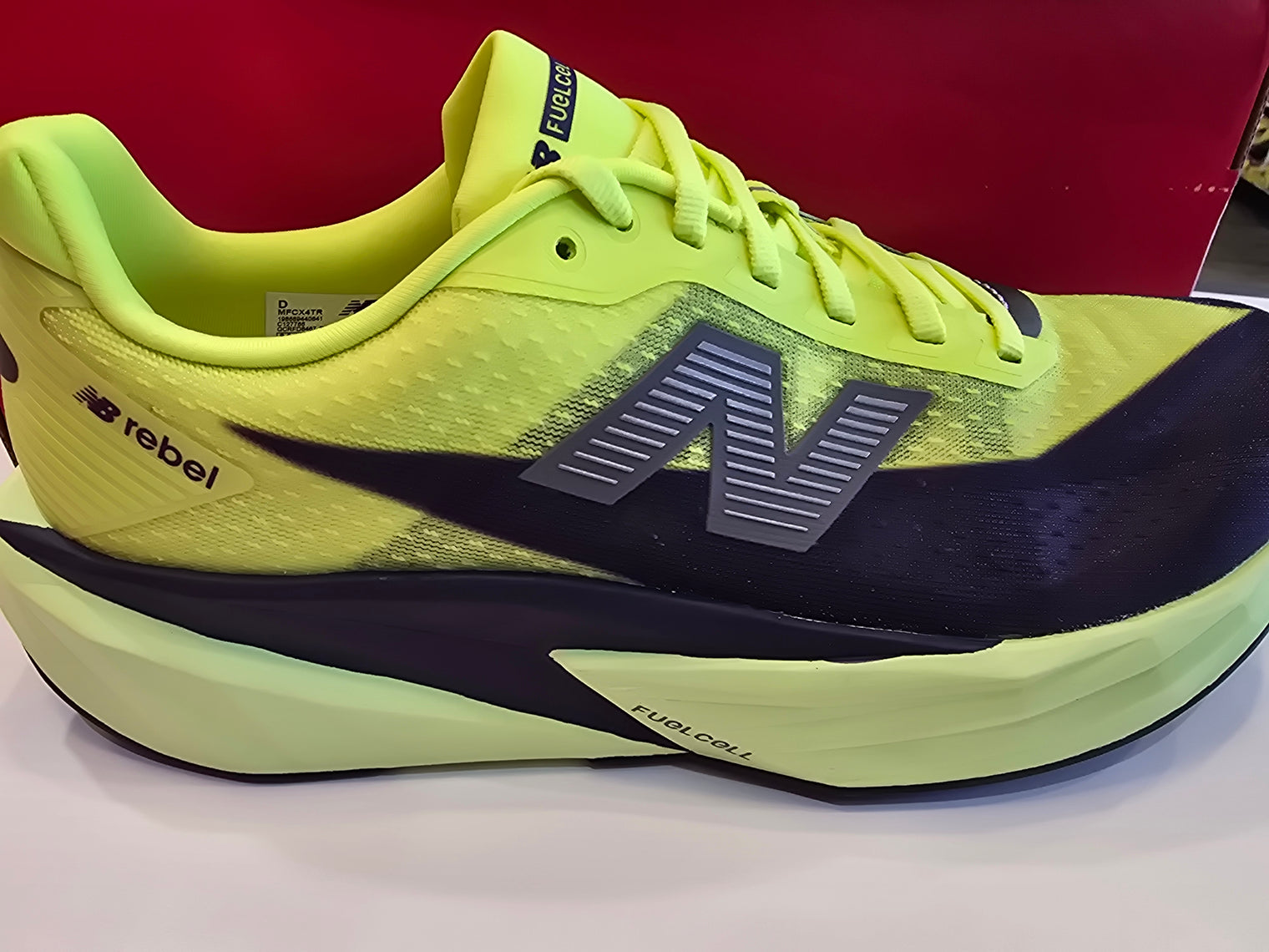 New Balance - Fuel Cell Rebel v5 - Homme